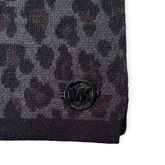 NWT Michael Kors Ombre Leopard Animal Print Knit Scarf MSRP $58 - Picture 3 of 4